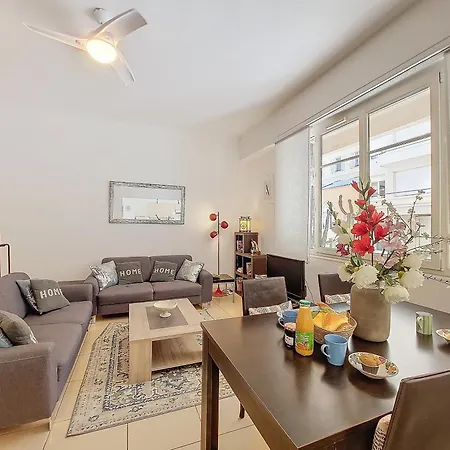 Nestor&jeeves - Square Promenade - - Close Sea *