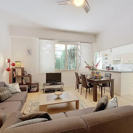 Nestor&jeeves - Square Promenade - - Close Sea